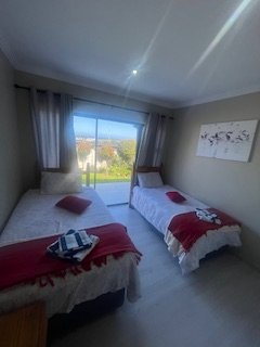 To Let 2 Bedroom Property for Rent in Outeniqua Strand Western Cape